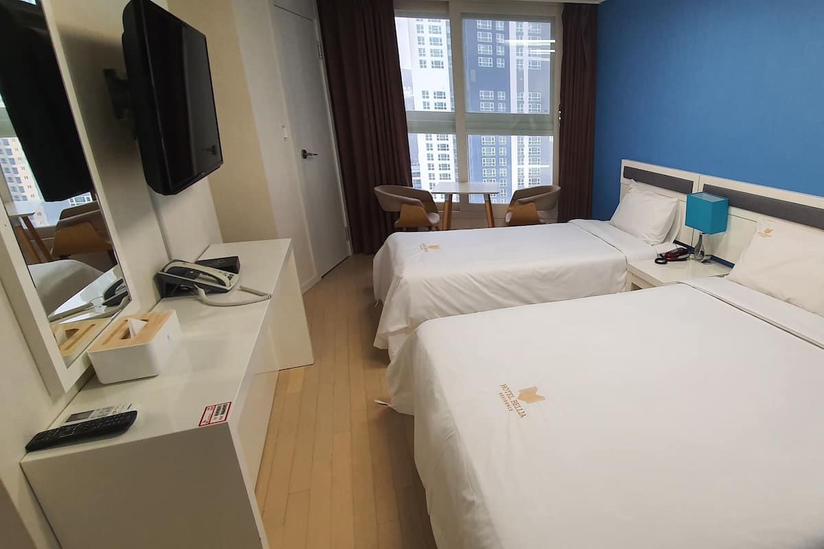 Residence Family Twin | Blackout drapes, soundproofing, iron/ironing board, free WiFi