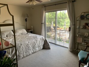 4 bedrooms, desk, iron/ironing board, travel cot