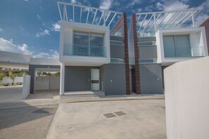 Exterior - Villa Prol23, New and Modern 2bdr Protaras Villa with Pool, Close to the Beach (Protaras)
