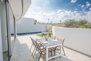 Outdoor dining - Villa Prol23, New and Modern 2bdr Protaras Villa with Pool, Close to the Beach (Protaras)