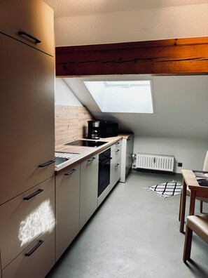 Kühlschrank, Ofen, Herdplatte