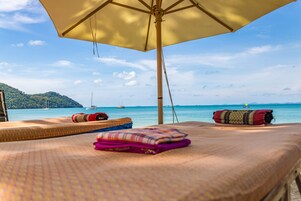 Outdoor treatment areas, body treatments, Thai massages, sports massages