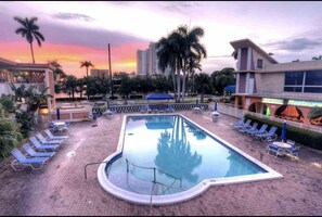 Opvarmet pool