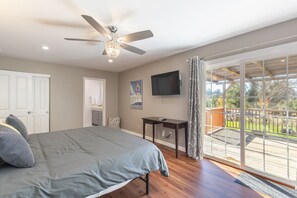 3 Schlafzimmer, BĂŒgeleisen/BĂŒgelbrett, kostenloses WLAN, BettwĂ€sche
