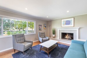 Smart TV, fireplace, DVD player, ping pong