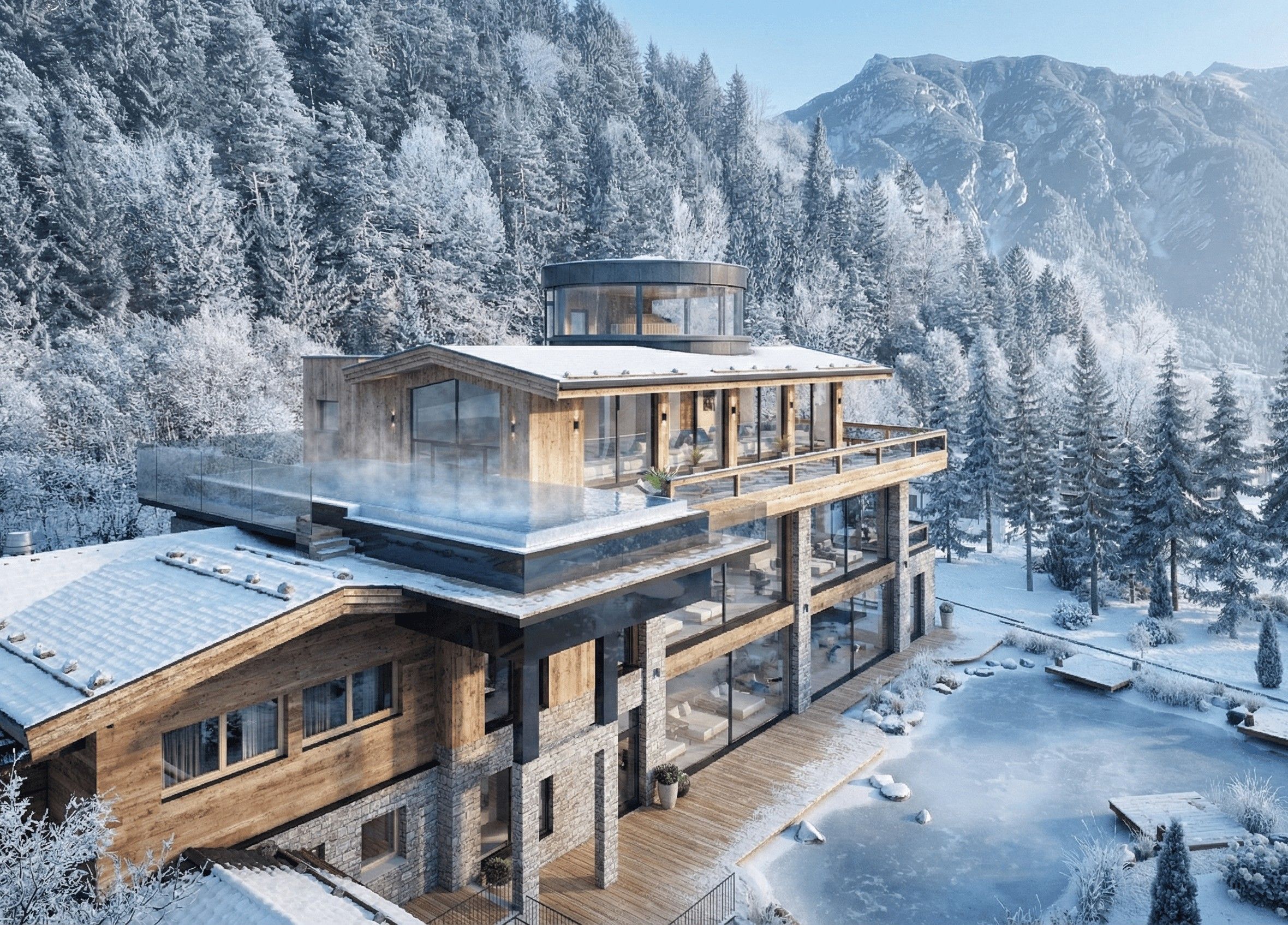 Un bâtiment moderne à plusieurs étages, doté d’une façade en verre, d’une terrasse en bois et offrant une vue sur une forêt enneigée.