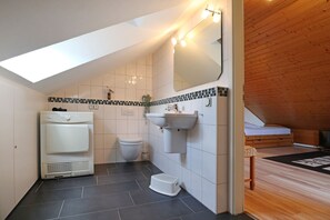 Douche, sèche-cheveux