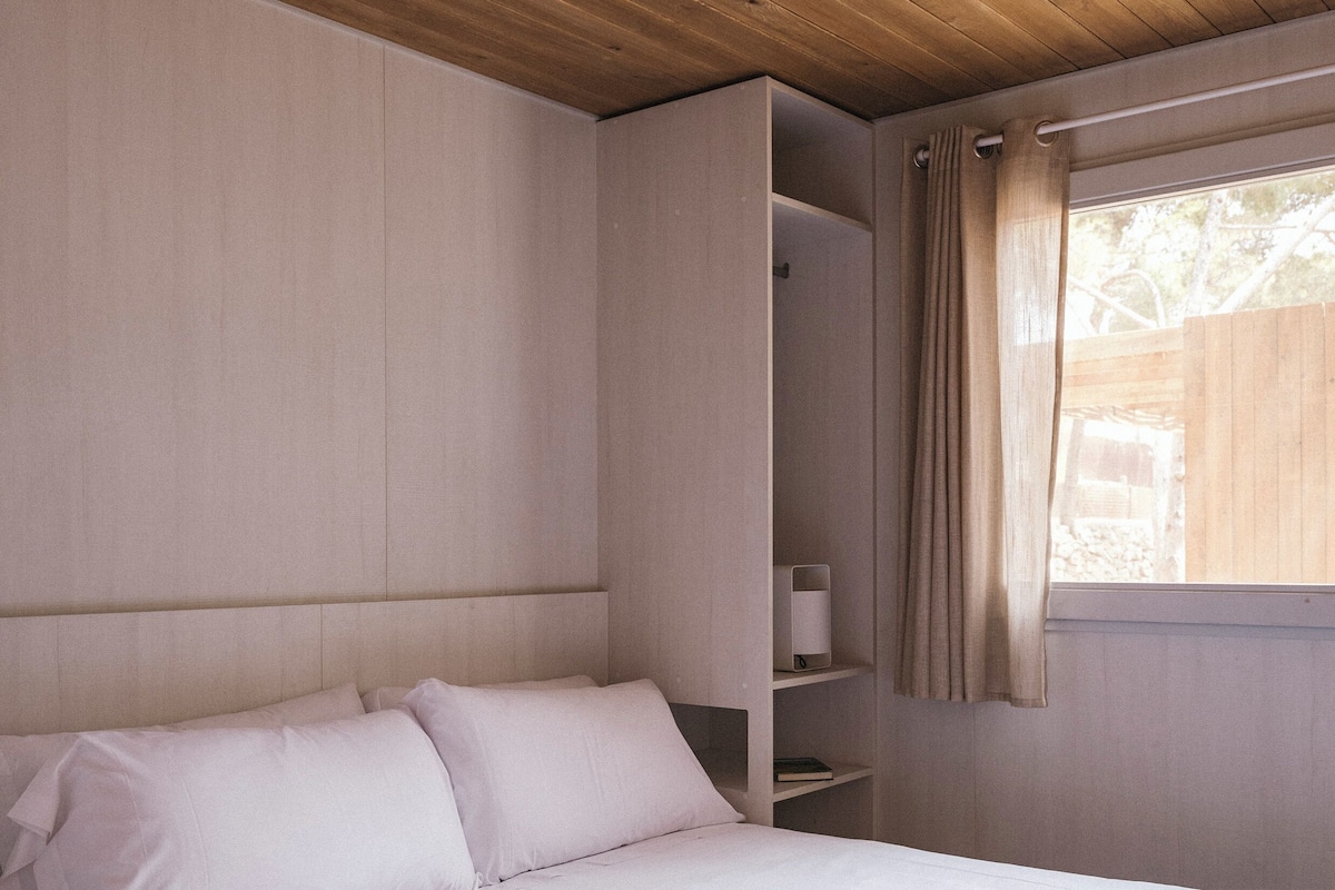 1 bedroom, premium bedding, in-room safe, free WiFi