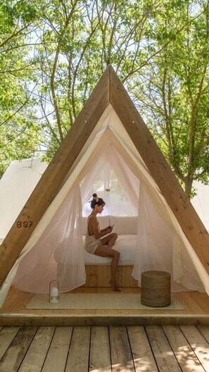Basic Tent | Premium bedding, in-room safe, free WiFi -  Wecamp Cala Montgó (L'Escala)
