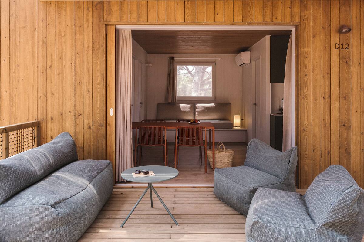 Family Mobile Home | 1 bedroom, premium bedding, in-room safe, free WiFi