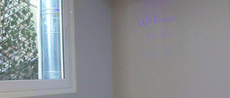 Økonomi-dobbeltrom | Safe på rommet, lydisolert, wi-fi (inkludert) og sengetøy