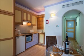 Private kitchen - Paphos Gardens Apartments (Paphos)