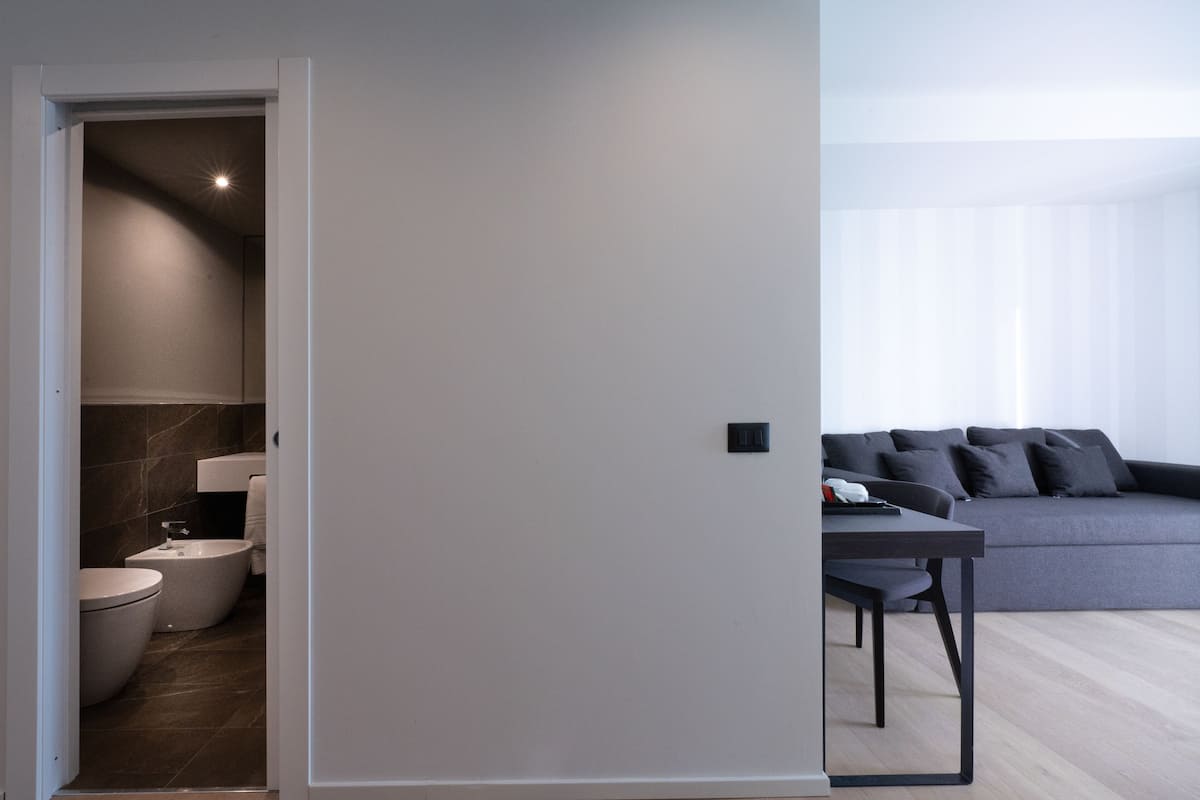junior suite | 1 bedroom, hypo-allergenic bedding, minibar, in-room safe