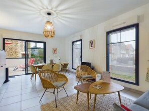 TV - 50m from the beach – terrace – 3 adults / 3 children (Pléneuf-Val-André)