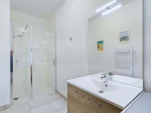 Shower - 50m from the beach, nice flat for 6 (Pléneuf-Val-André)