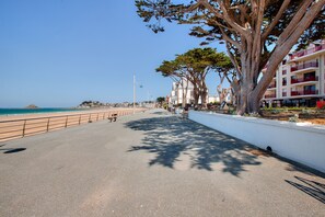 Beach nearby - 50m from the beach, nice flat for 6 (Pléneuf-Val-André)