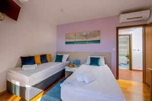 3 bedrooms, iron/ironing board, free WiFi, bed sheets