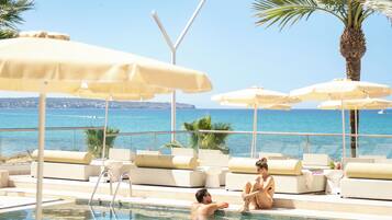 Seasonal outdoor pool, sun loungers