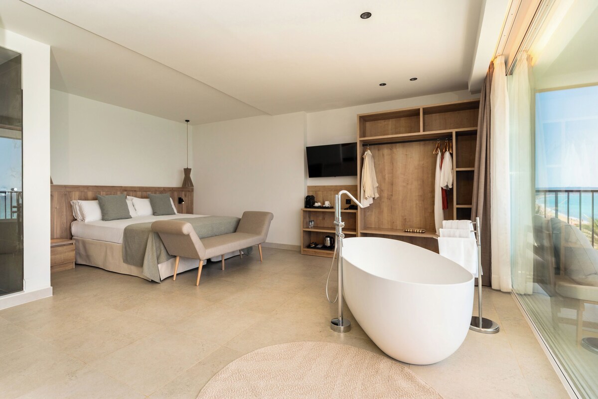 Suite presidencial, balcón, vistas al mar | Ropa de cama hipoalergénica, caja fuerte, wifi gratis y ropa de cama