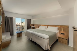 Ropa de cama hipoalergénica, caja fuerte, wifi gratis y ropa de cama