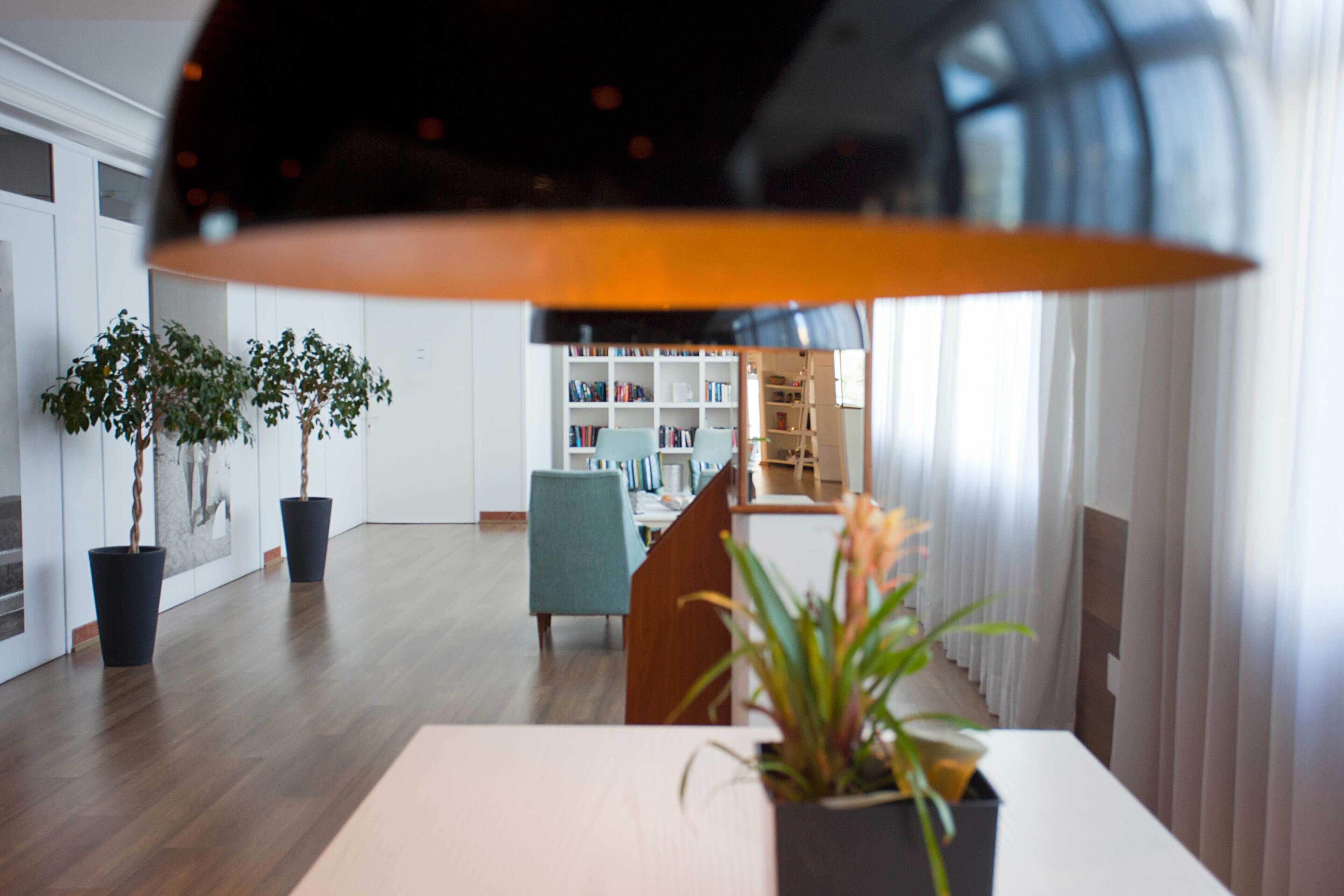 22-inch flat-screen tv with cable channels, tv