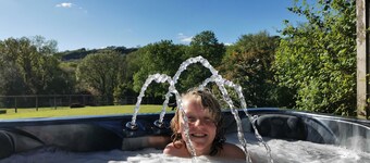 Wellstone Cottages - Honey Coach House