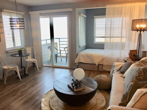 Iron/ironing board, WiFi, bed sheets - Smoky, Rustic and Relaxing Studio Condo - Views, Pools, Wifi (Gatlinburg)