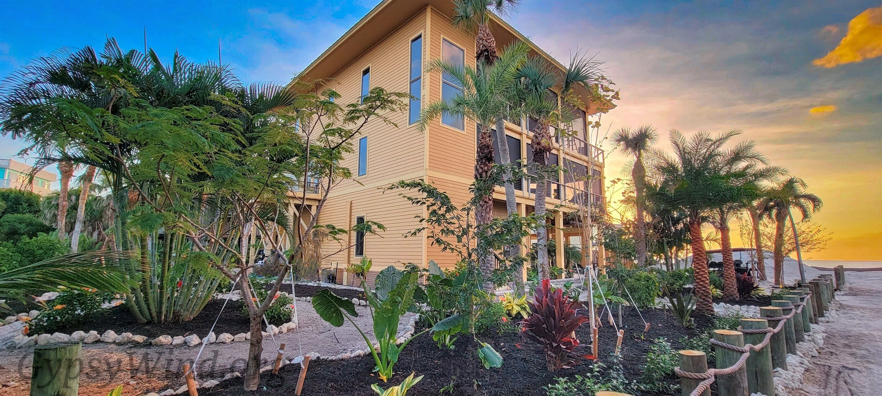 Luxurious Gem on Gulf, Heated Pool, Hot Tub, Tiki Bar, Elevator, Boat & Dockage
