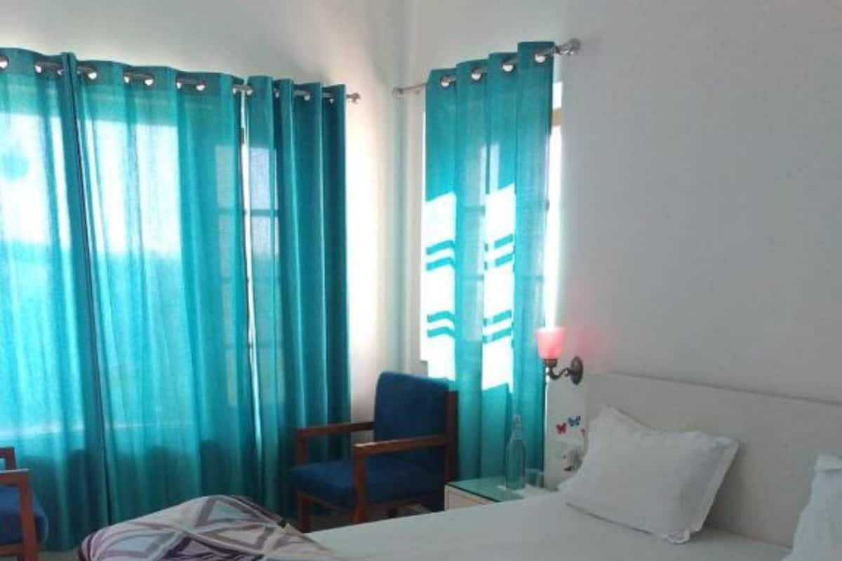 Habitación triple Deluxe | Sábanas de algodón egipcio, ropa de cama de alta calidad y edredón