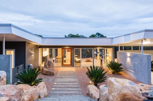 Js' Retreat - Flutes Estate, Margaret River - amazing architect designed!