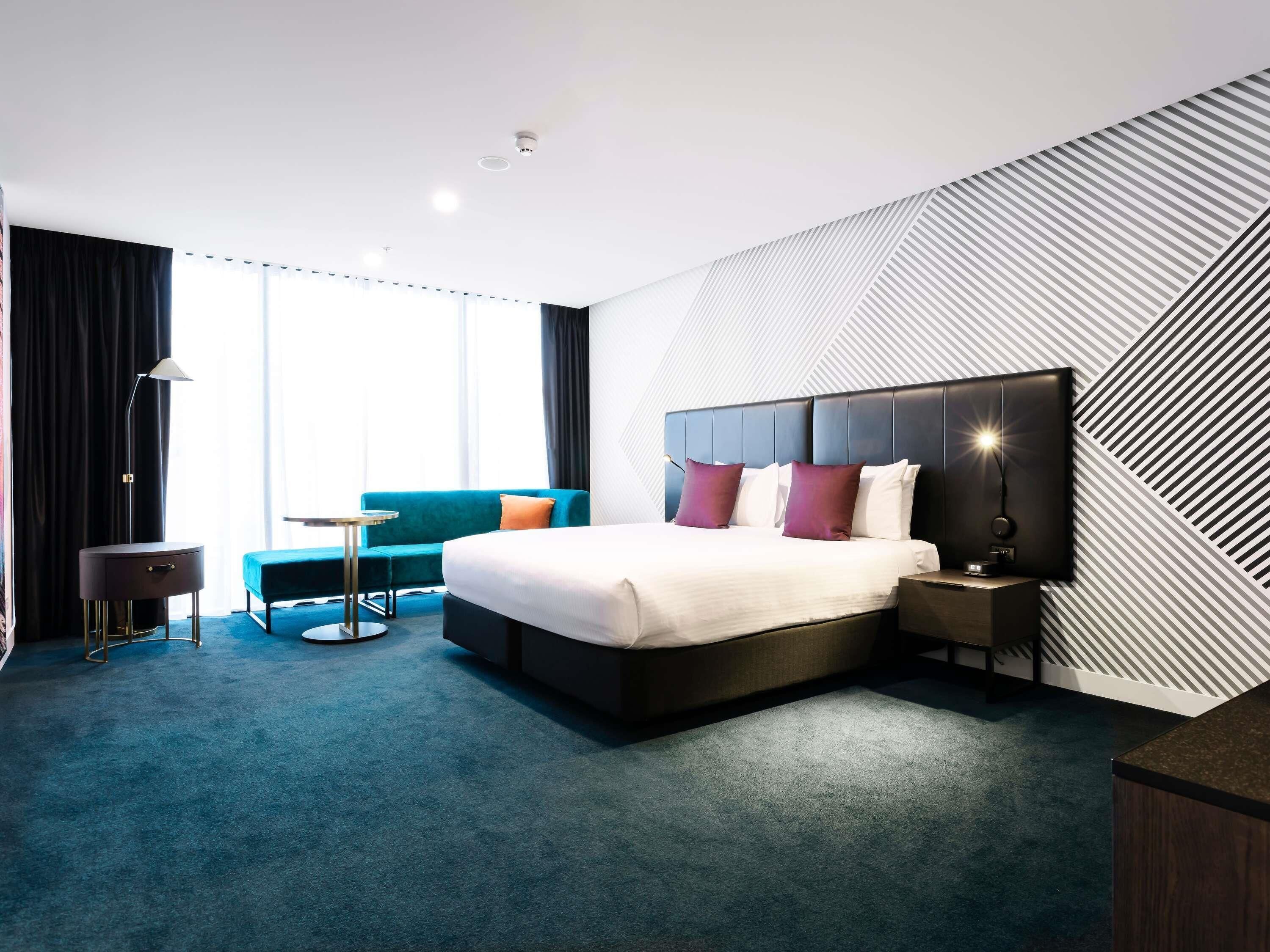 Superior Room, 1 King Bed, Accessible | Premium bedding, minibar, in-room safe, individually decorated