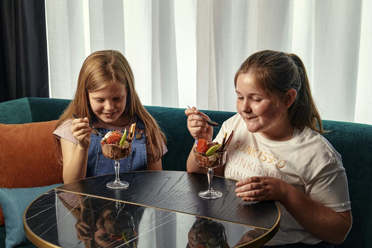 Suite estándar, 2 camas matrimoniales (Standard) | Ropa de cama de alta calidad y minibar