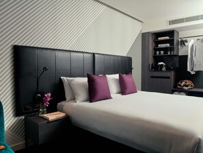 1 bedroom, premium bedding, minibar, in-room safe