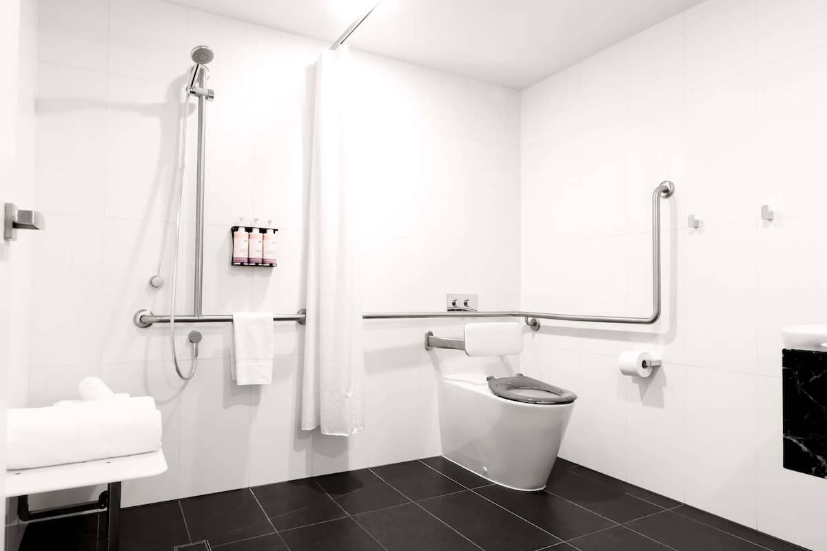 1 bedroom, premium bedding, minibar, in-room safe