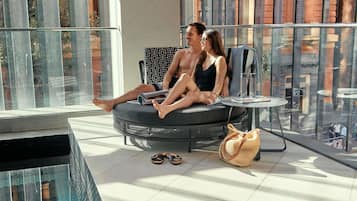 Indoor pool, pool loungers