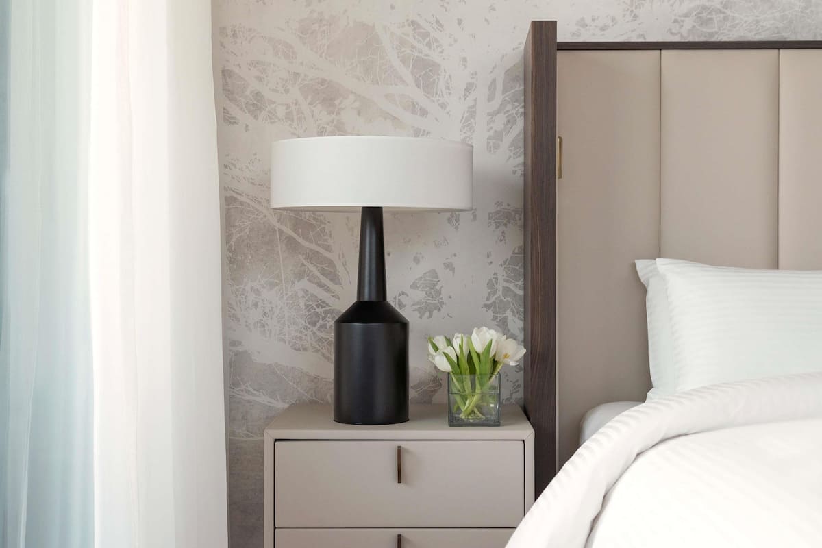 1 bedroom, premium bedding, down comforters, pillowtop beds