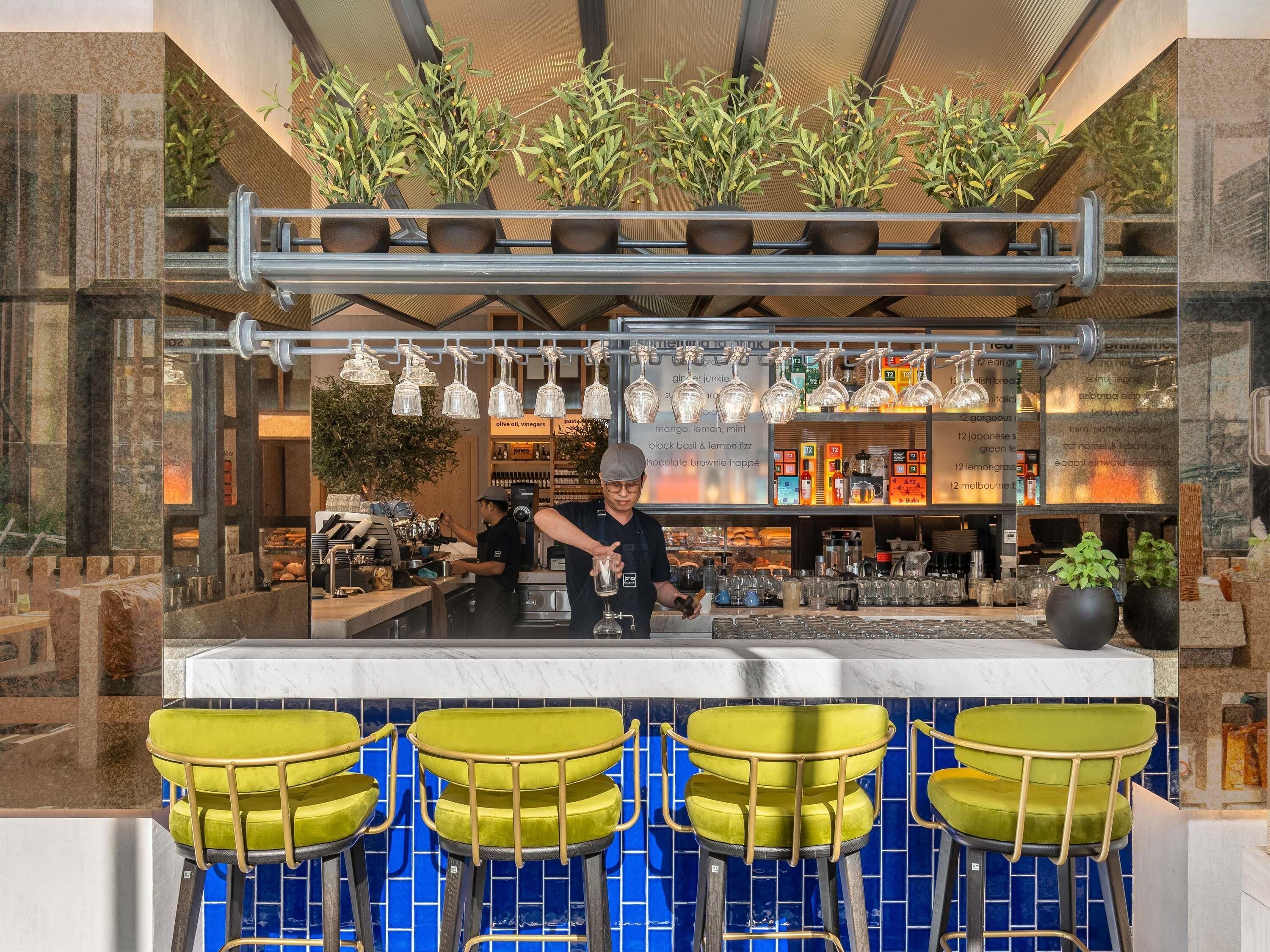 Daily continental breakfast (SAR 150 per person)