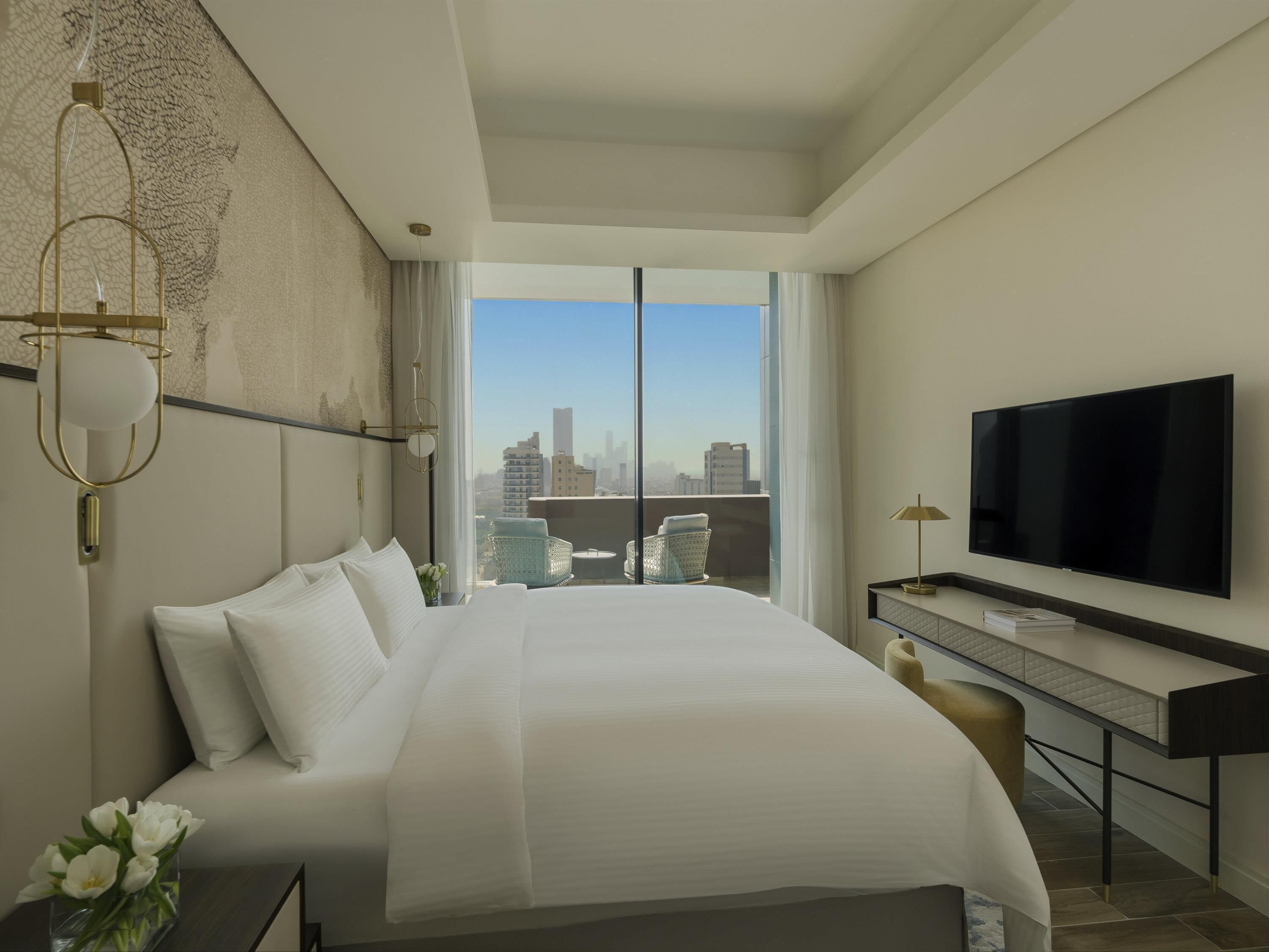 Hochwertige Bettwaren, Daunenbettdecken, Pillowtop-Betten, Minibar