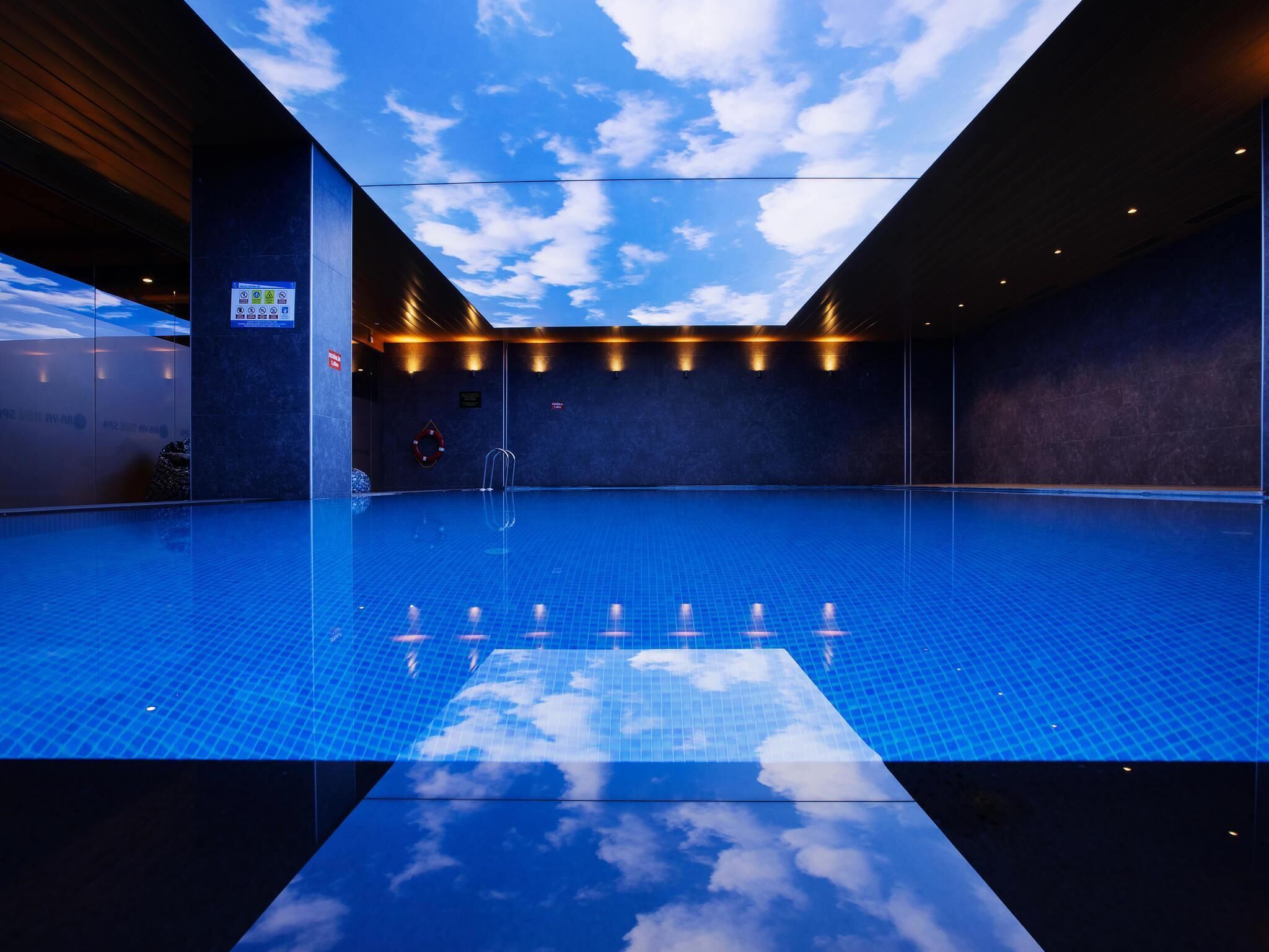 Una piscina techada