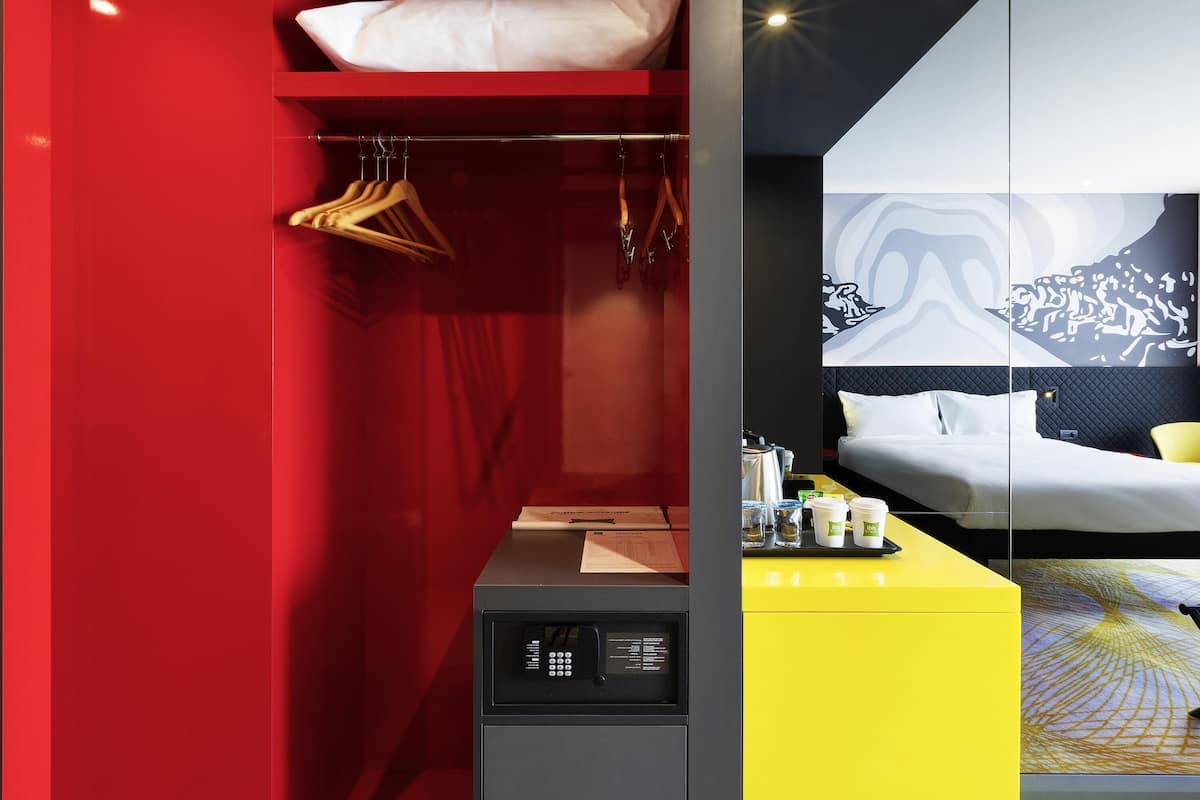 Kahden hengen superior-huone, 1 parisänky | Egyptinpuuvillaiset lakanat, ylelliset vuodevaatteet, minibaari