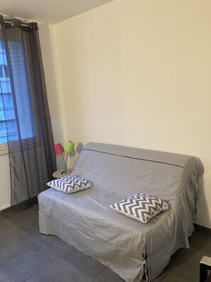 1 habitación y ropa de cama 