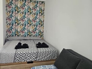 Internet, bed sheets