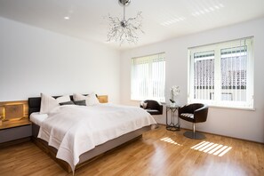 4 Schlafzimmer, Bügeleisen/Bügelbrett, Reisekinderbett, kostenloses WLAN
