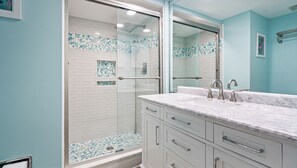 Shower, hair dryer, towels - Loggerhead Cay 463, 2 Bedroom, 2 Bath Remodeled!  Beach equipment provided! (Sanibel)
