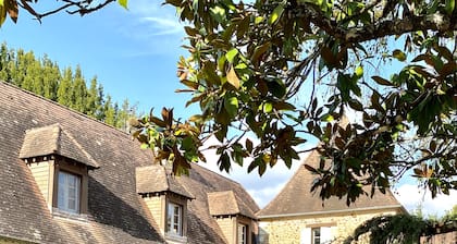 Large house with heated swimming pool and spa on a 4-hectare property