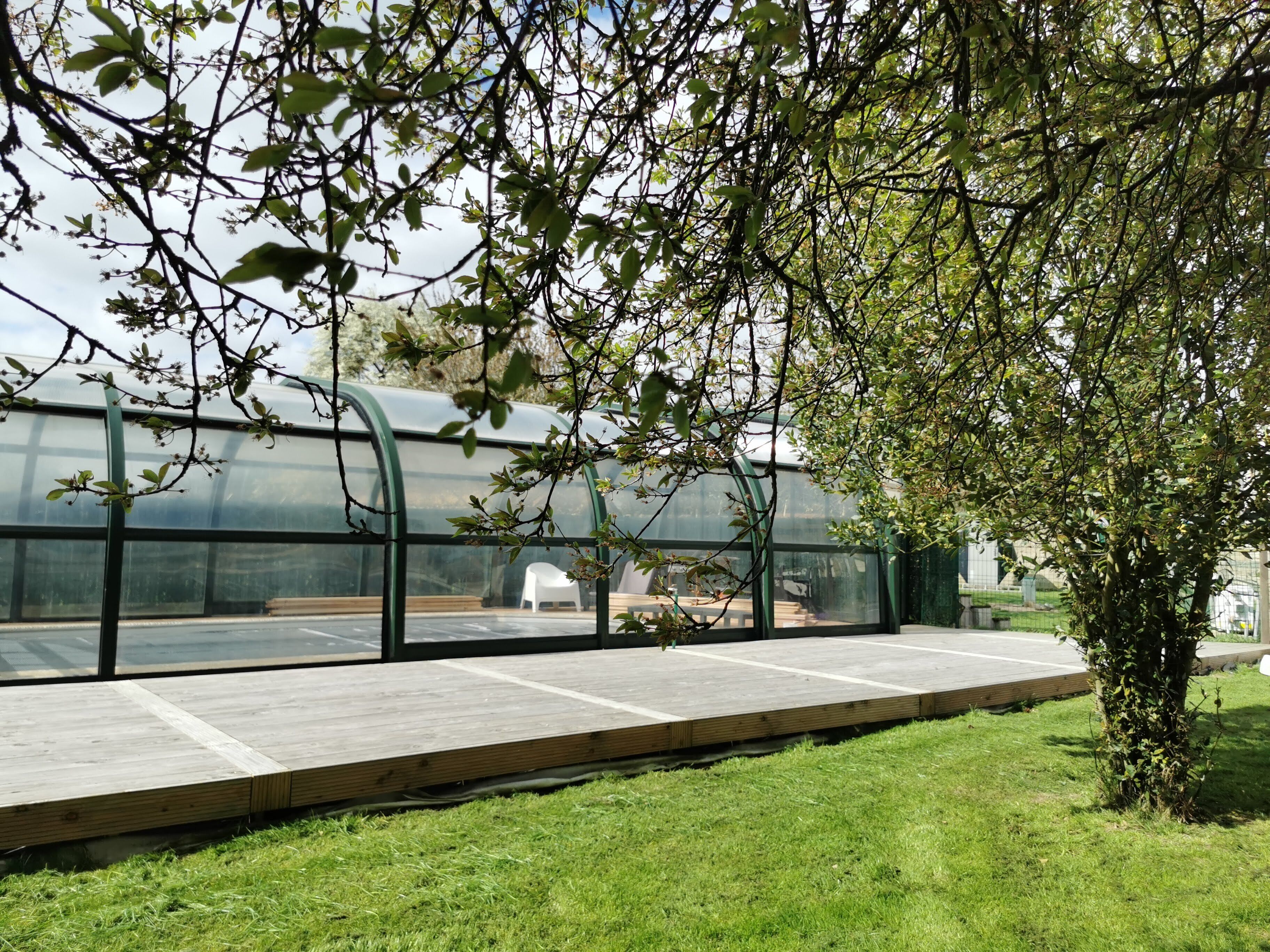 Innenpool, Außenpool (je nach Saison geöffnet)