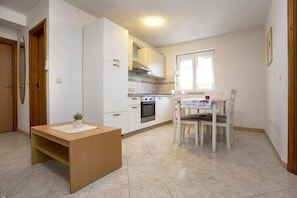 Appartement Confort, 2 chambres, non-fumeur, balcon | Cuisine privée