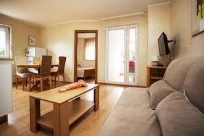 Comfort Apartment, 2 Bedrooms, Balcony | Living area - Apartments Ulika (Rovinj)