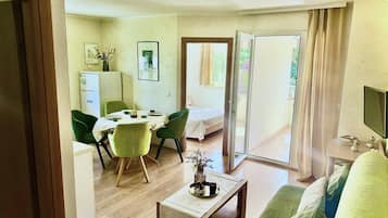 Comfort Apartment, 2 Bedrooms, Balcony | Private kitchen | Coffee/tea maker, fridge, stovetop, electric kettle