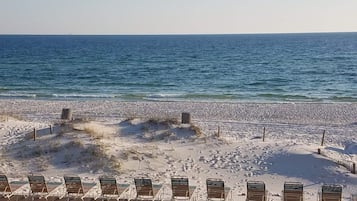 På stranden